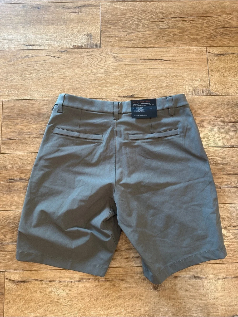 lululemon athletica Commission Short 9” Men’s Olive Gray Athletic Shorts